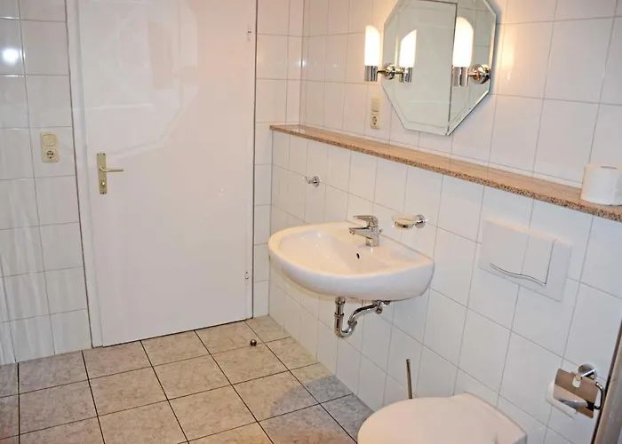 ホームステイ Ferienwohnung/ Ferienzimmer Asche アッシャースレーベン